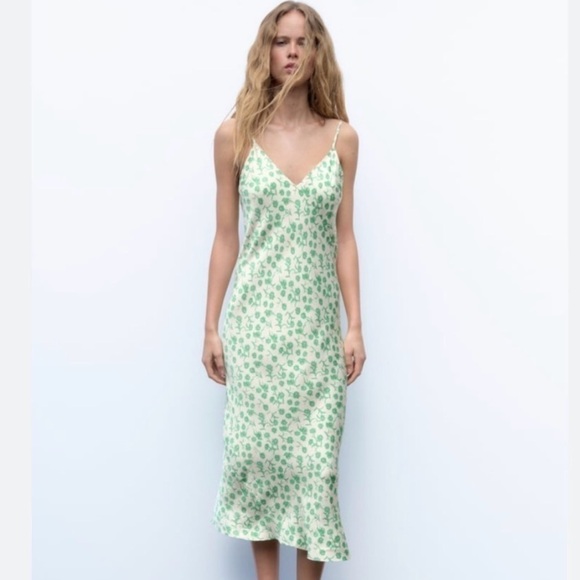 Zara Dresses & Skirts - Zara The Lara Dress Green Floral Midi Dress